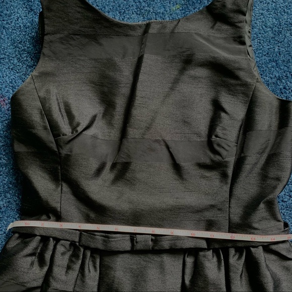 EUC TAYLOR DRESSES Button Back Fit and Flare Dress - Picture 13 of 13